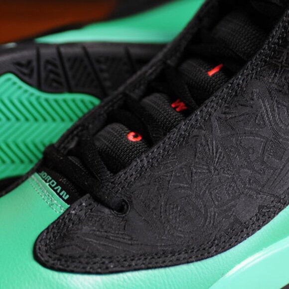 Jordan Dub Zero GS “Black/Infrared-Verde” - Picture 3 of 3